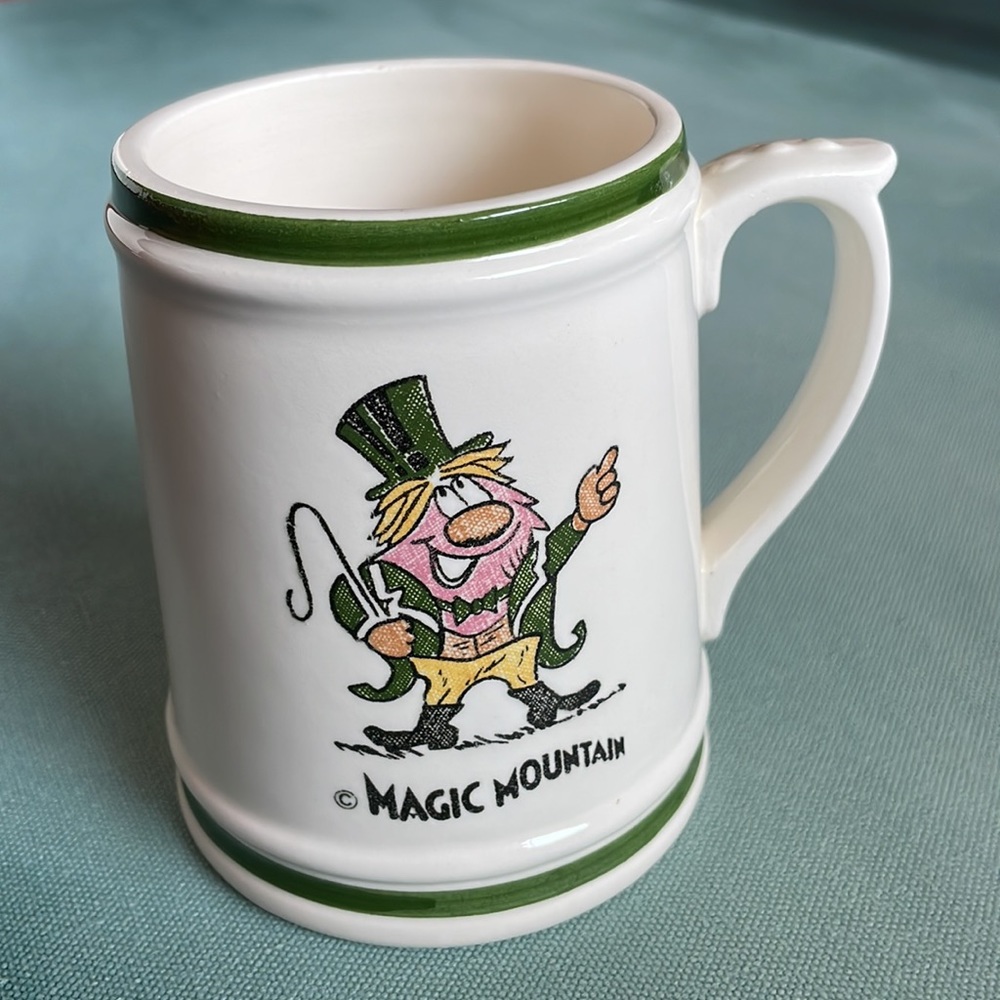 Vintage Six Flags Magic Mountain Leprechaun Mug 15oz